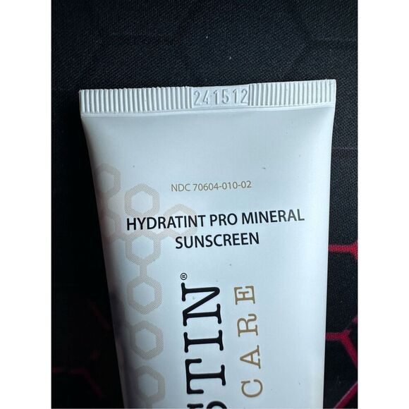 ALASTIN Skincare HydraTint Pro Mineral Broad Spectrum Sunscreen SPF 36 3.2oz - Picture 2 of 4